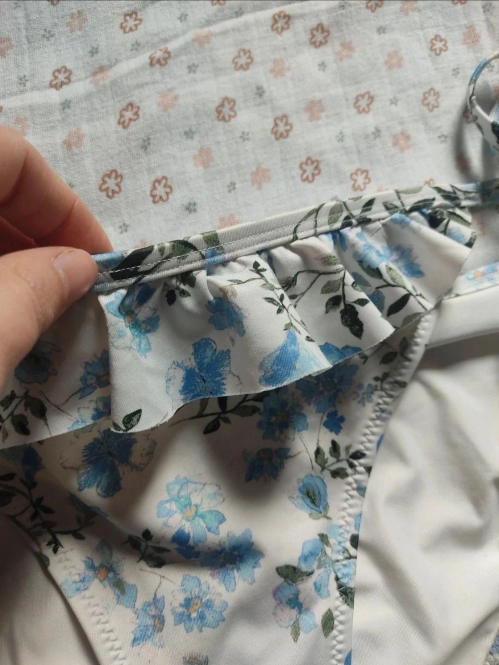 Bikini met blauwe bloemen H&M - 75C en 42 - Zeer goede staat – photo 10